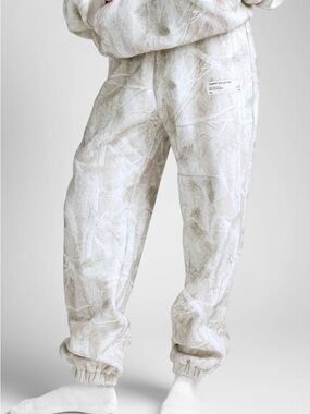 NWT - Comfort Collection Camo Jogger Pants in Silver Birch - Med - unisex